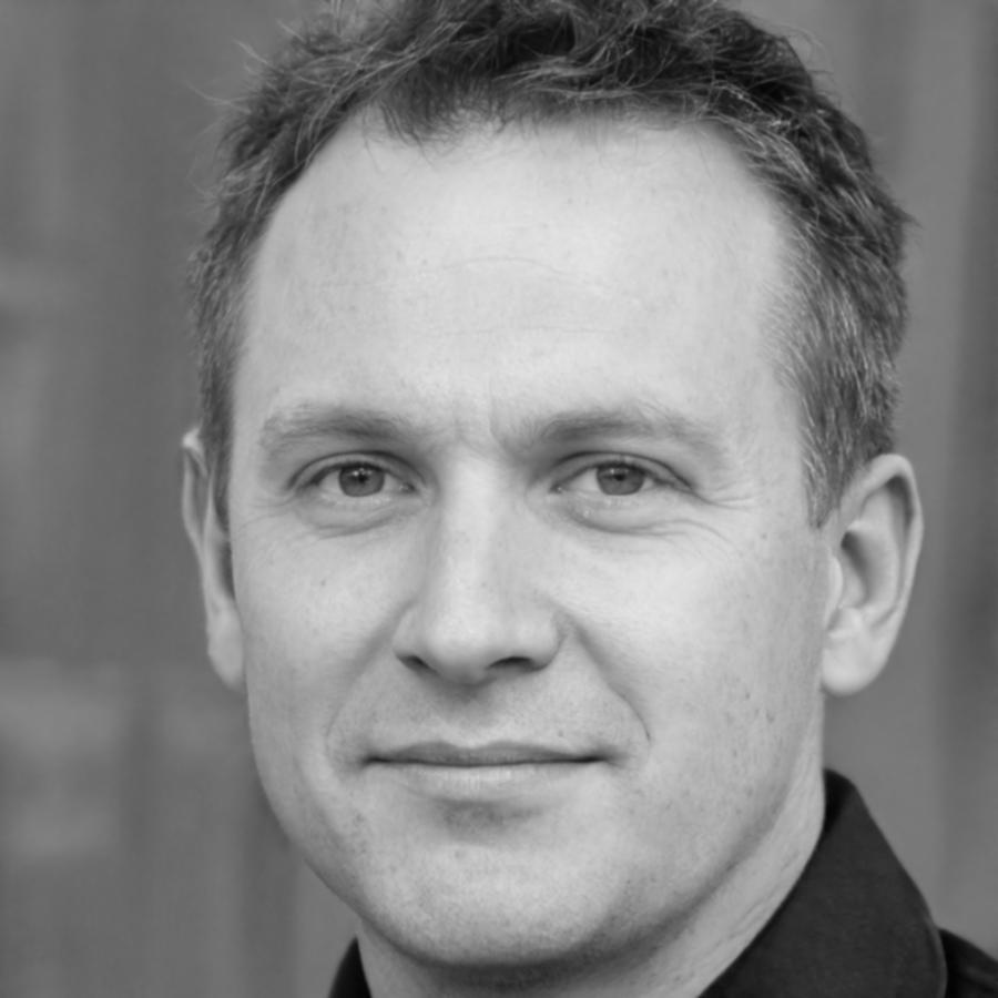 Ronan Fitzwilliam teaching valuation techniques